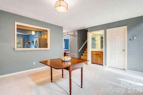 1104 Red Oak Drive Hendersonville NC 28791