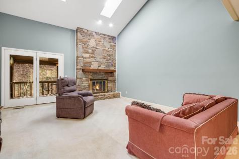 1104 Red Oak Drive Hendersonville NC 28791