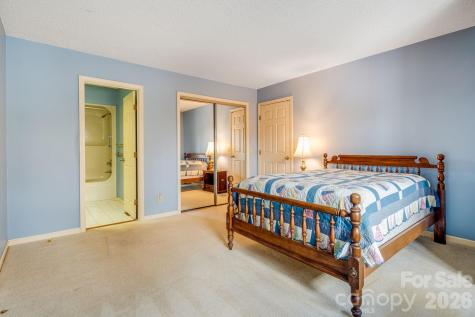 1104 Red Oak Drive Hendersonville NC 28791