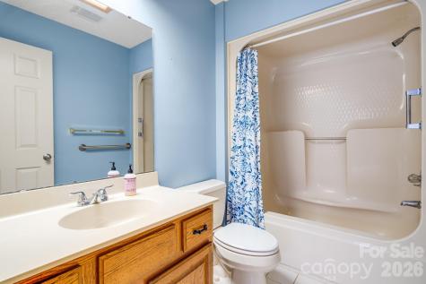 1104 Red Oak Drive Hendersonville NC 28791