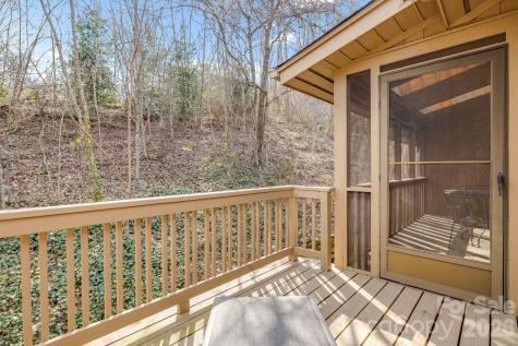 1104 Red Oak Drive Hendersonville NC 28791