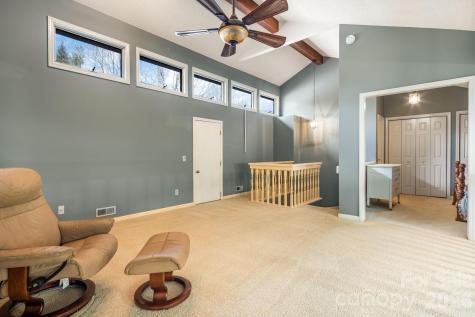 1104 Red Oak Drive Hendersonville NC 28791