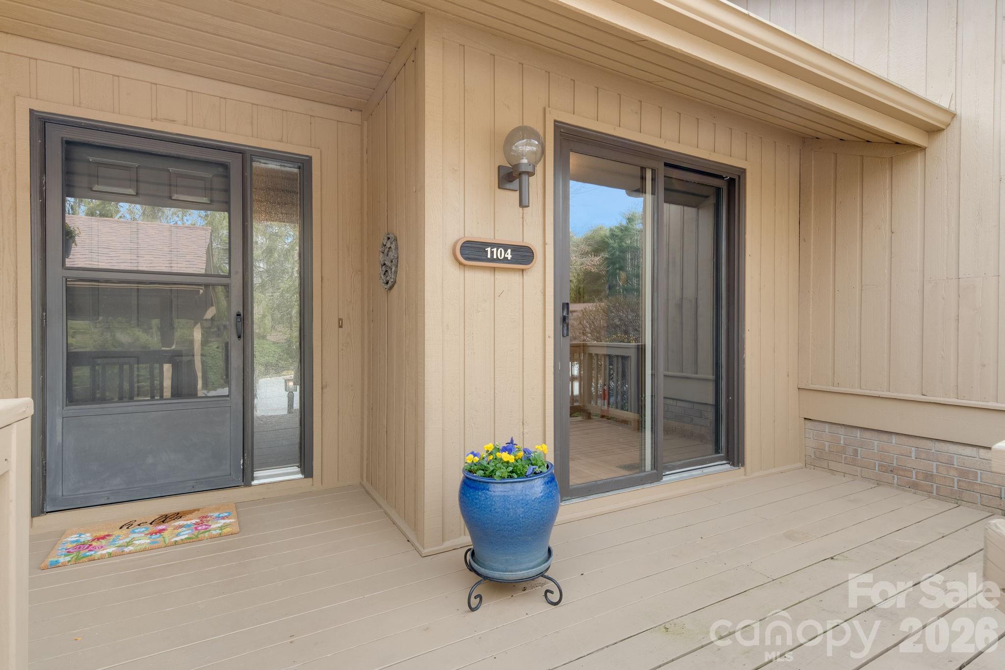 1104 Red Oak Drive Hendersonville NC 28791
