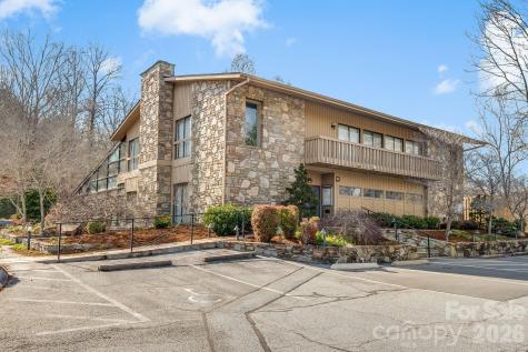 1104 Red Oak Drive Hendersonville NC 28791
