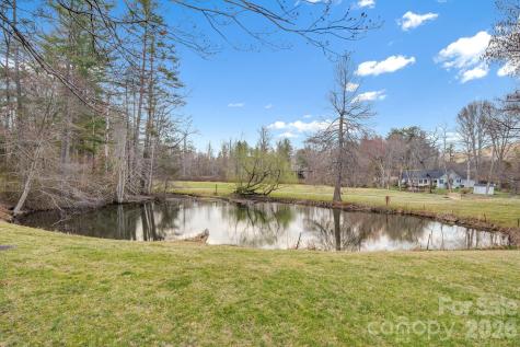 1104 Red Oak Drive Hendersonville NC 28791