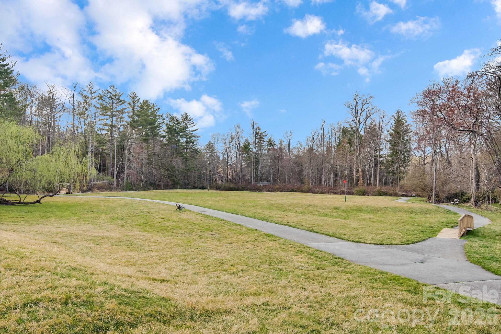 1104 Red Oak Drive Hendersonville NC 28791