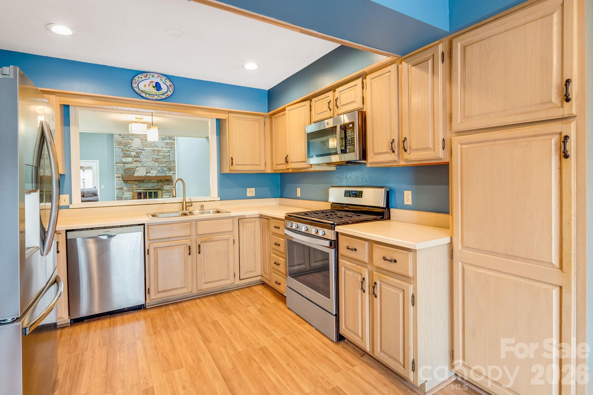 1104 Red Oak Drive Hendersonville NC 28791