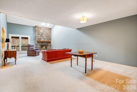 1104 Red Oak Drive Hendersonville NC 28791