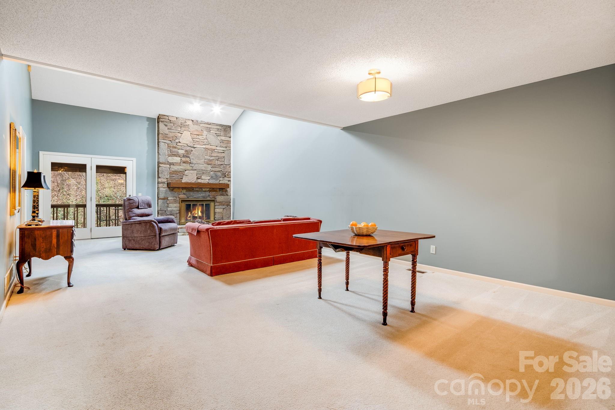 1104 Red Oak Drive Hendersonville NC 28791