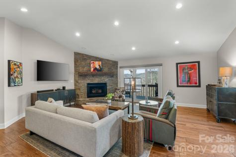 3302 Timber Trail Asheville NC 28804
