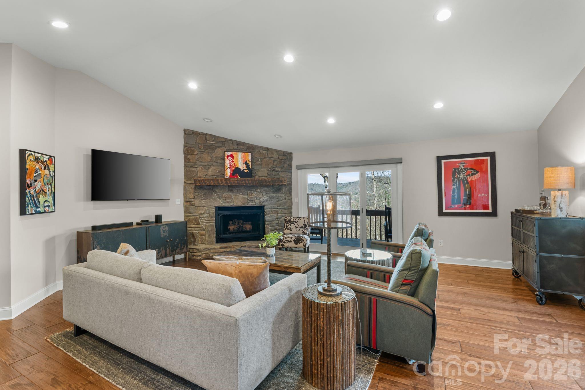 3302 Timber Trail Asheville NC 28804