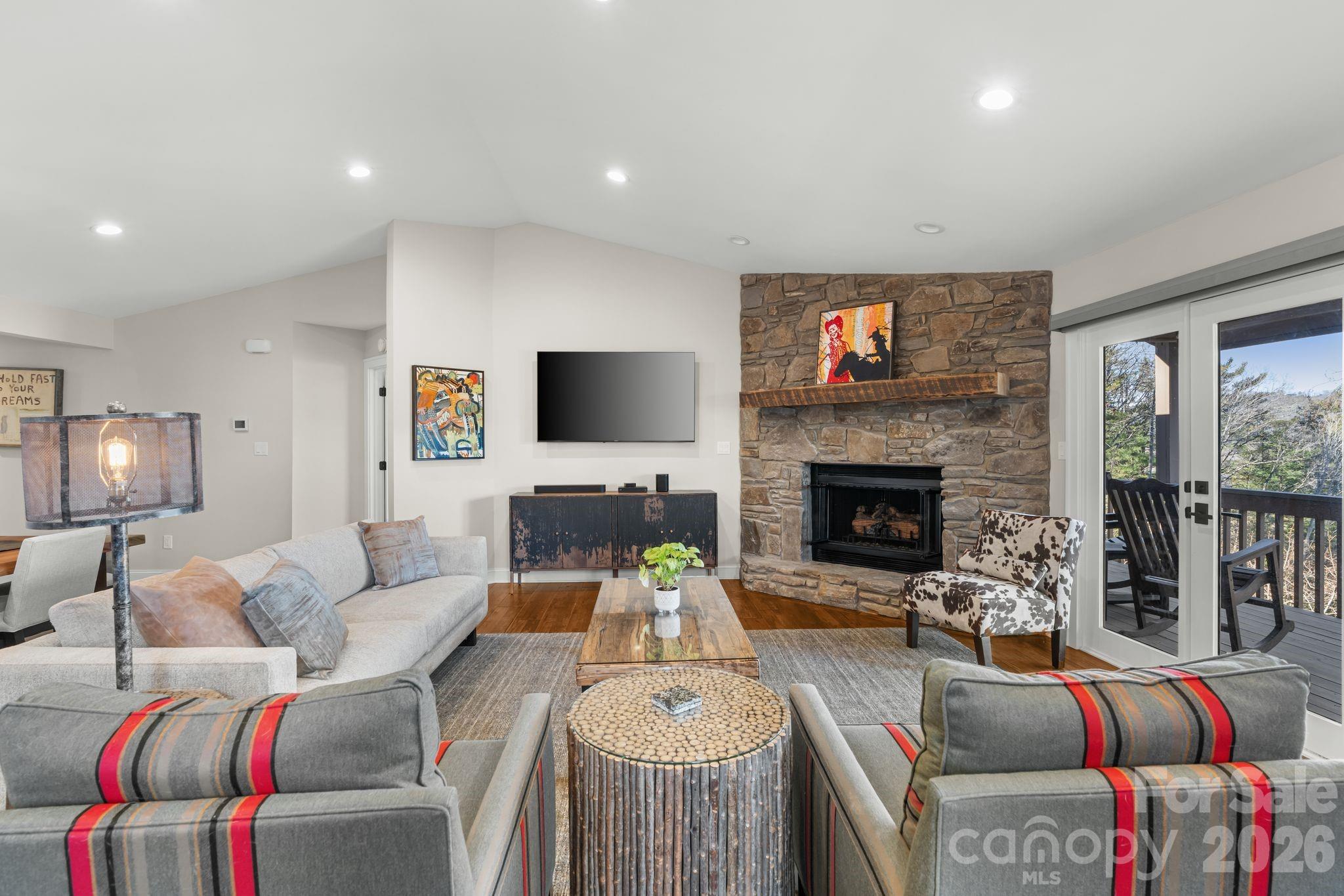 3302 Timber Trail Asheville NC 28804