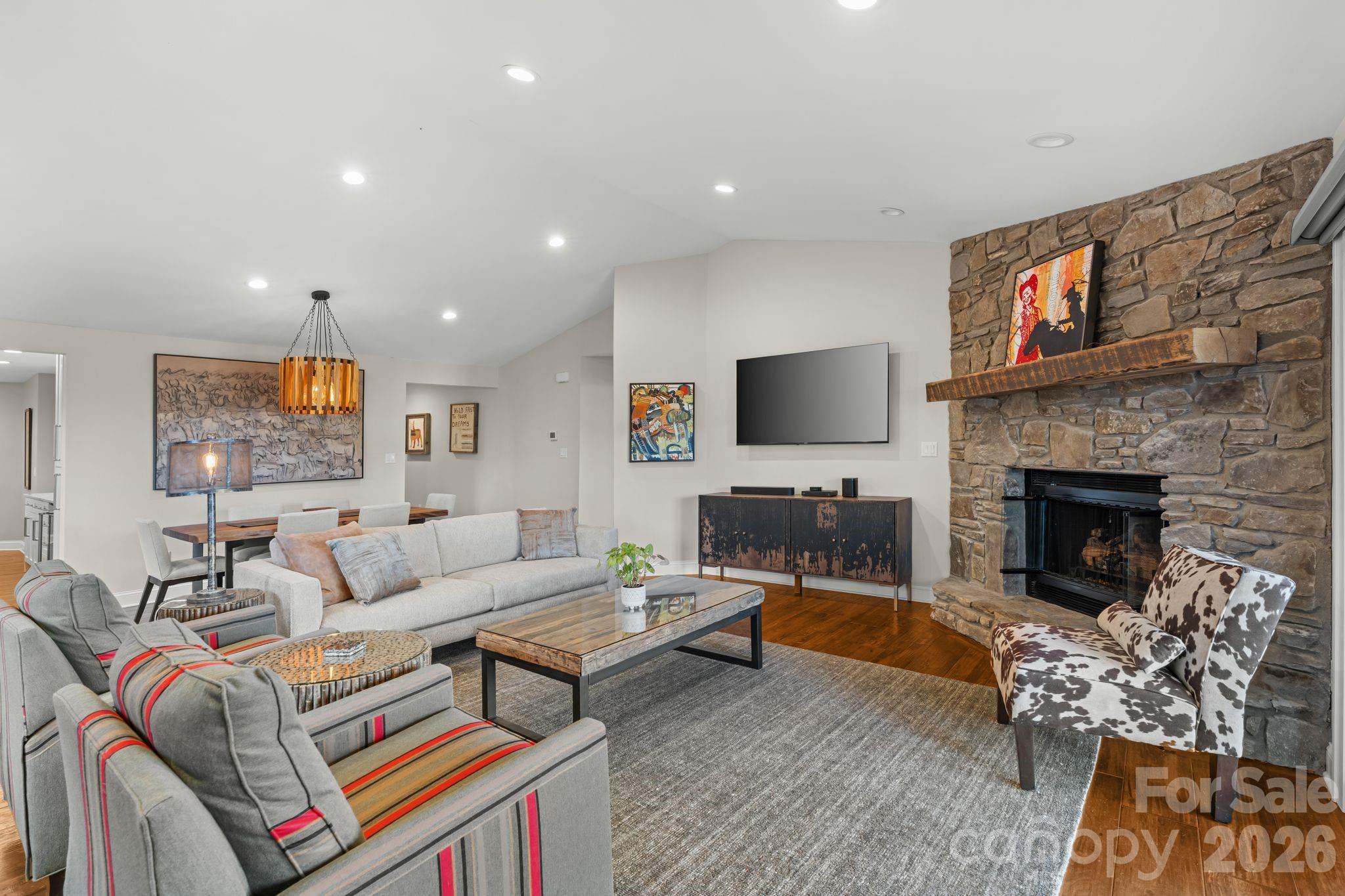 3302 Timber Trail Asheville NC 28804