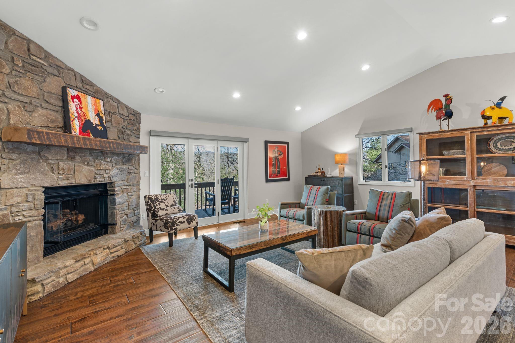 3302 Timber Trail Asheville NC 28804