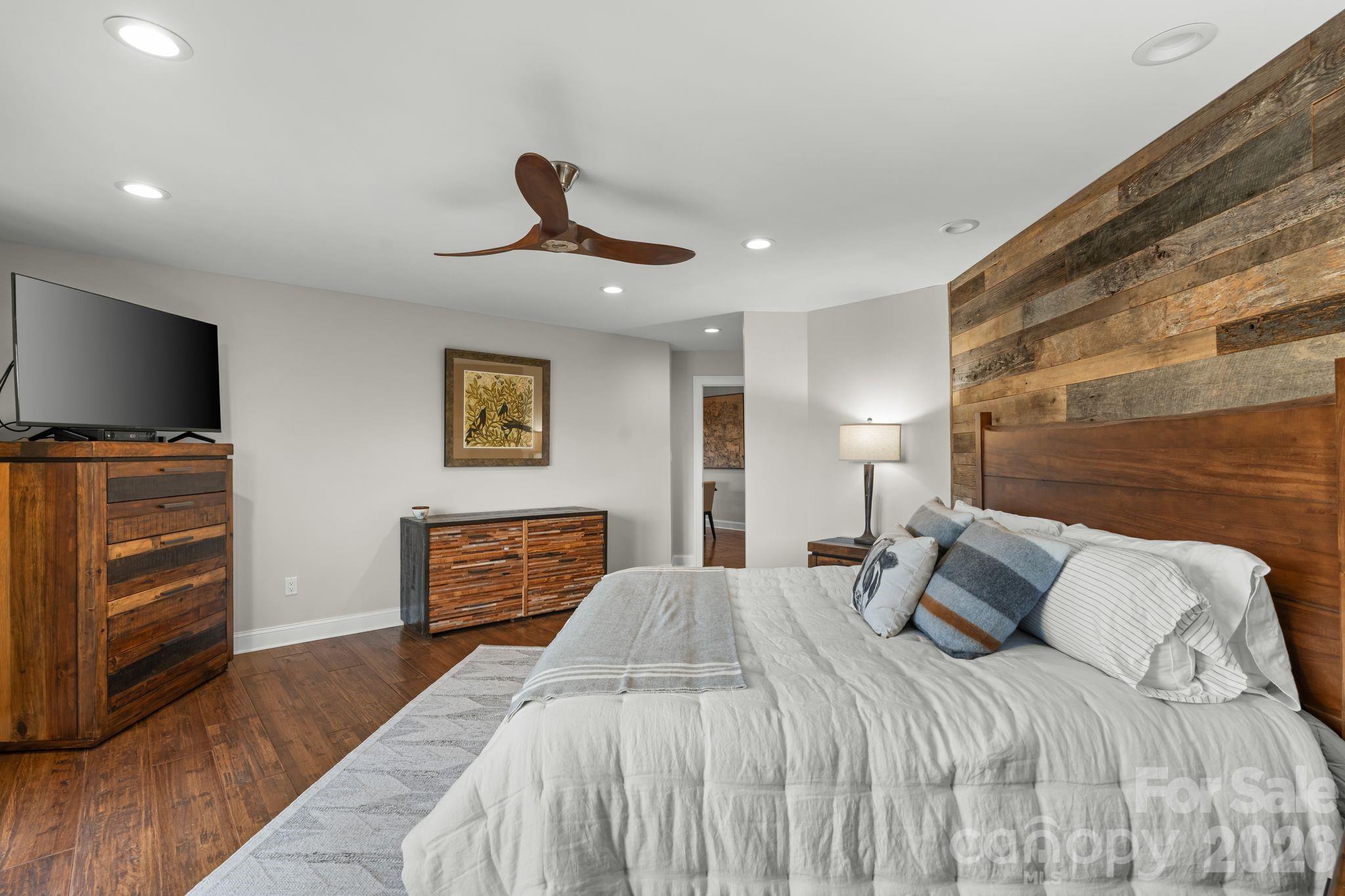 3302 Timber Trail Asheville NC 28804