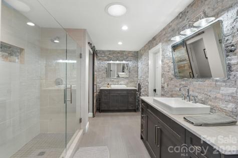 3302 Timber Trail Asheville NC 28804