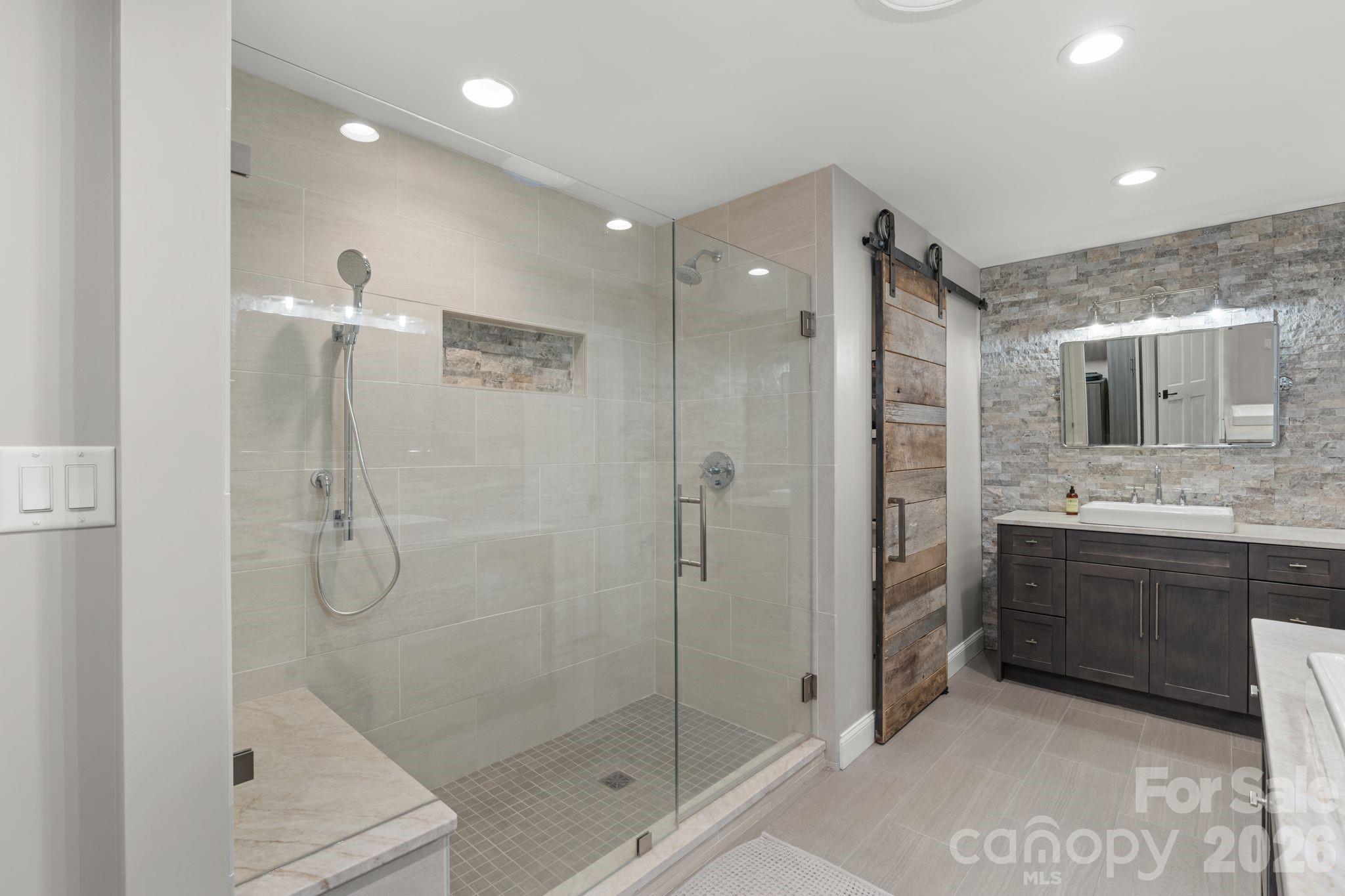 3302 Timber Trail Asheville NC 28804