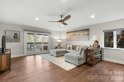 3302 Timber Trail Asheville NC 28804