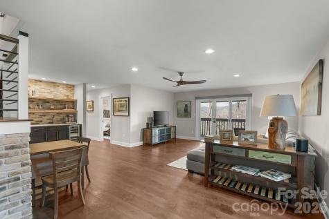 3302 Timber Trail Asheville NC 28804