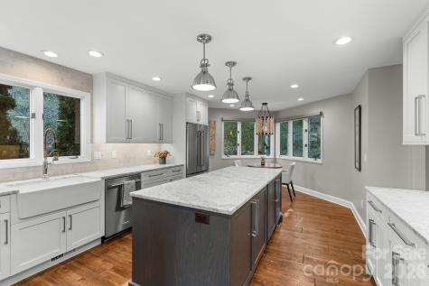 3302 Timber Trail Asheville NC 28804