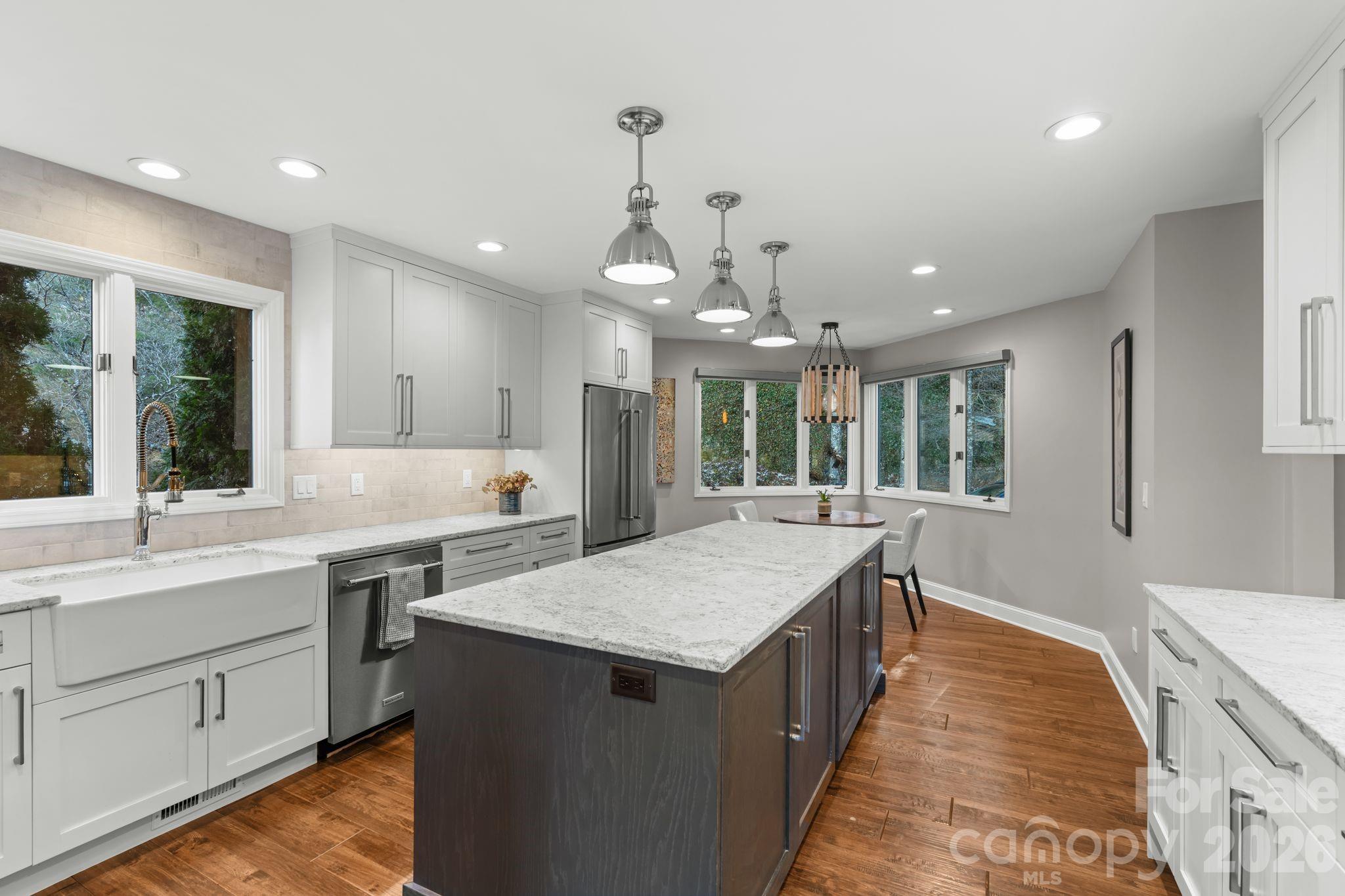 3302 Timber Trail Asheville NC 28804