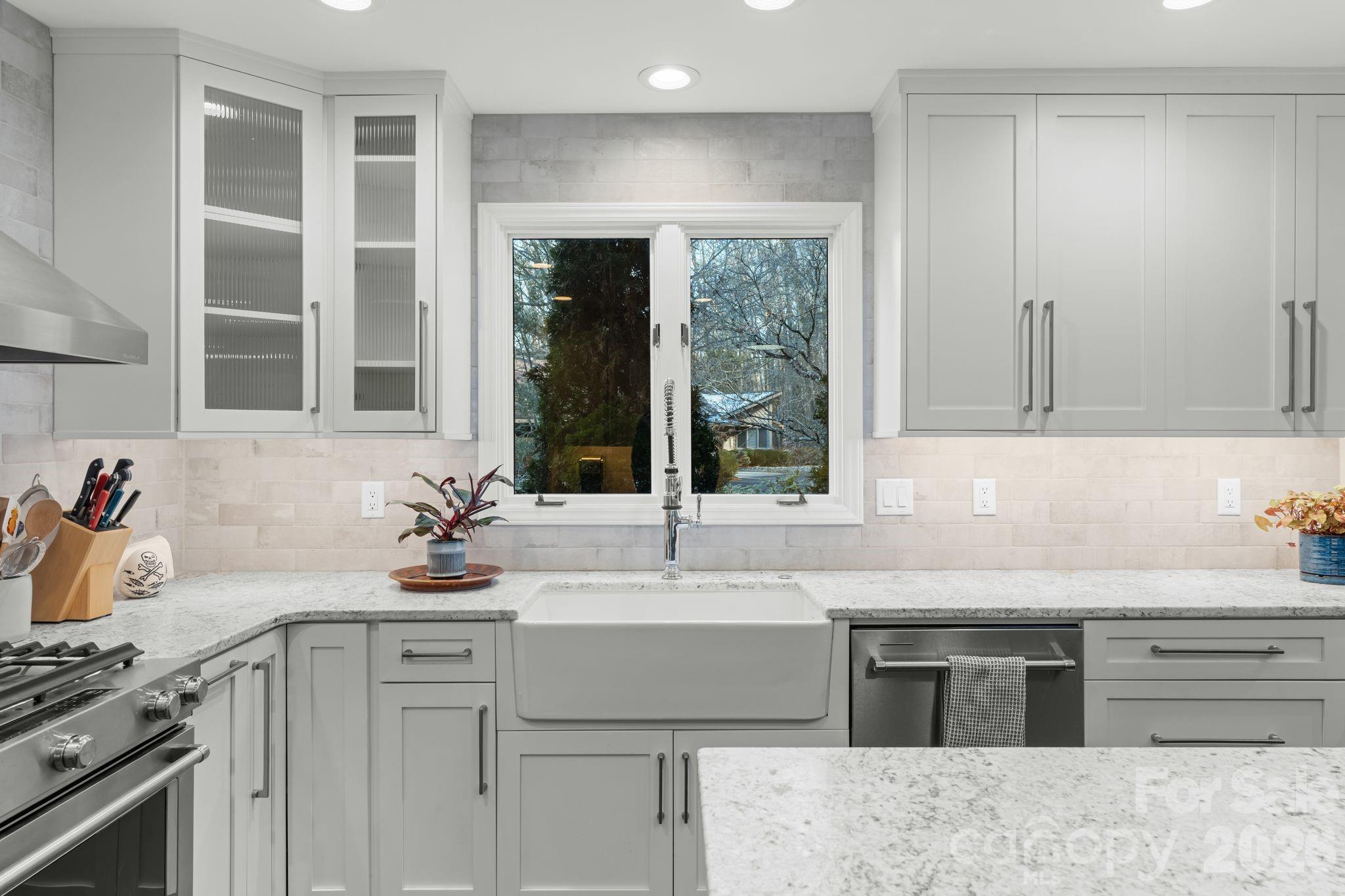 3302 Timber Trail Asheville NC 28804