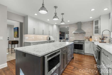 3302 Timber Trail Asheville NC 28804