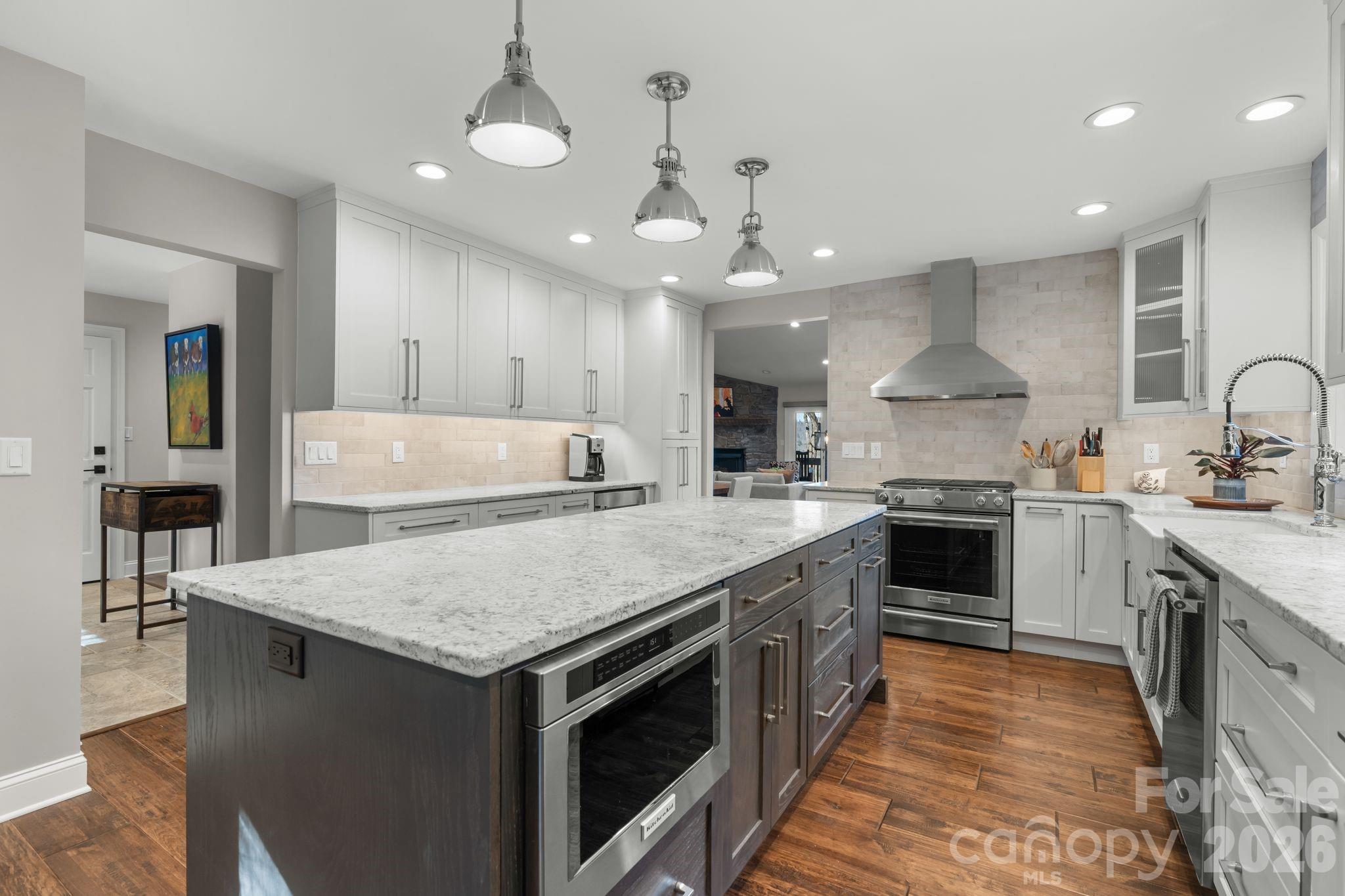 3302 Timber Trail Asheville NC 28804