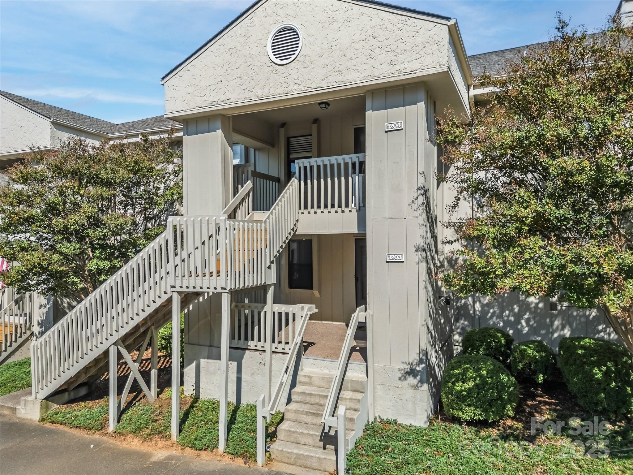 1203 Abbey Circle Asheville NC 28805
