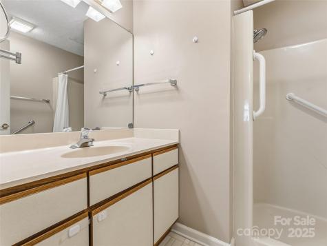 1203 Abbey Circle Asheville NC 28805