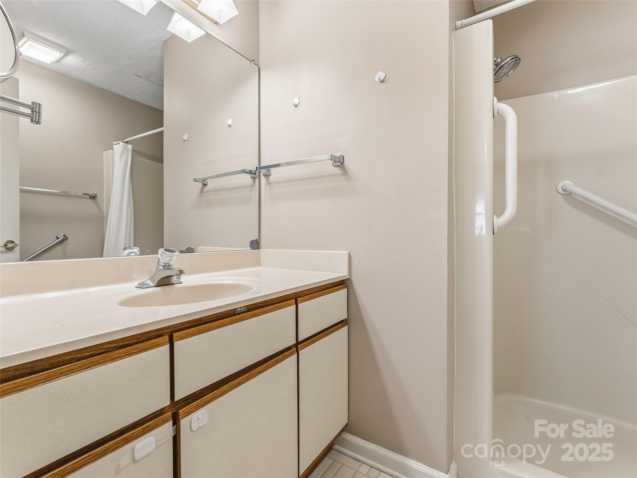 1203 Abbey Circle Asheville NC 28805