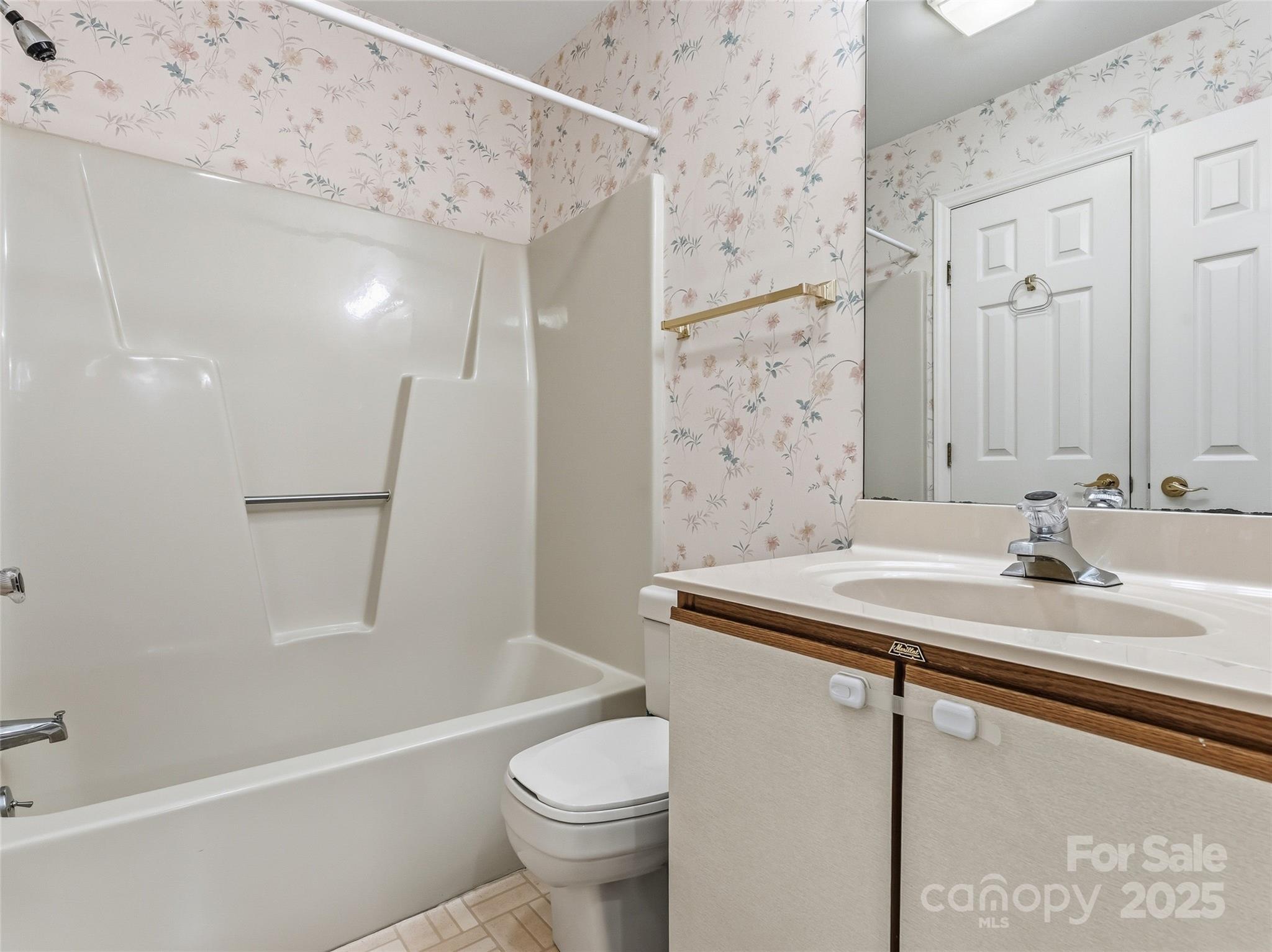 1203 Abbey Circle Asheville NC 28805