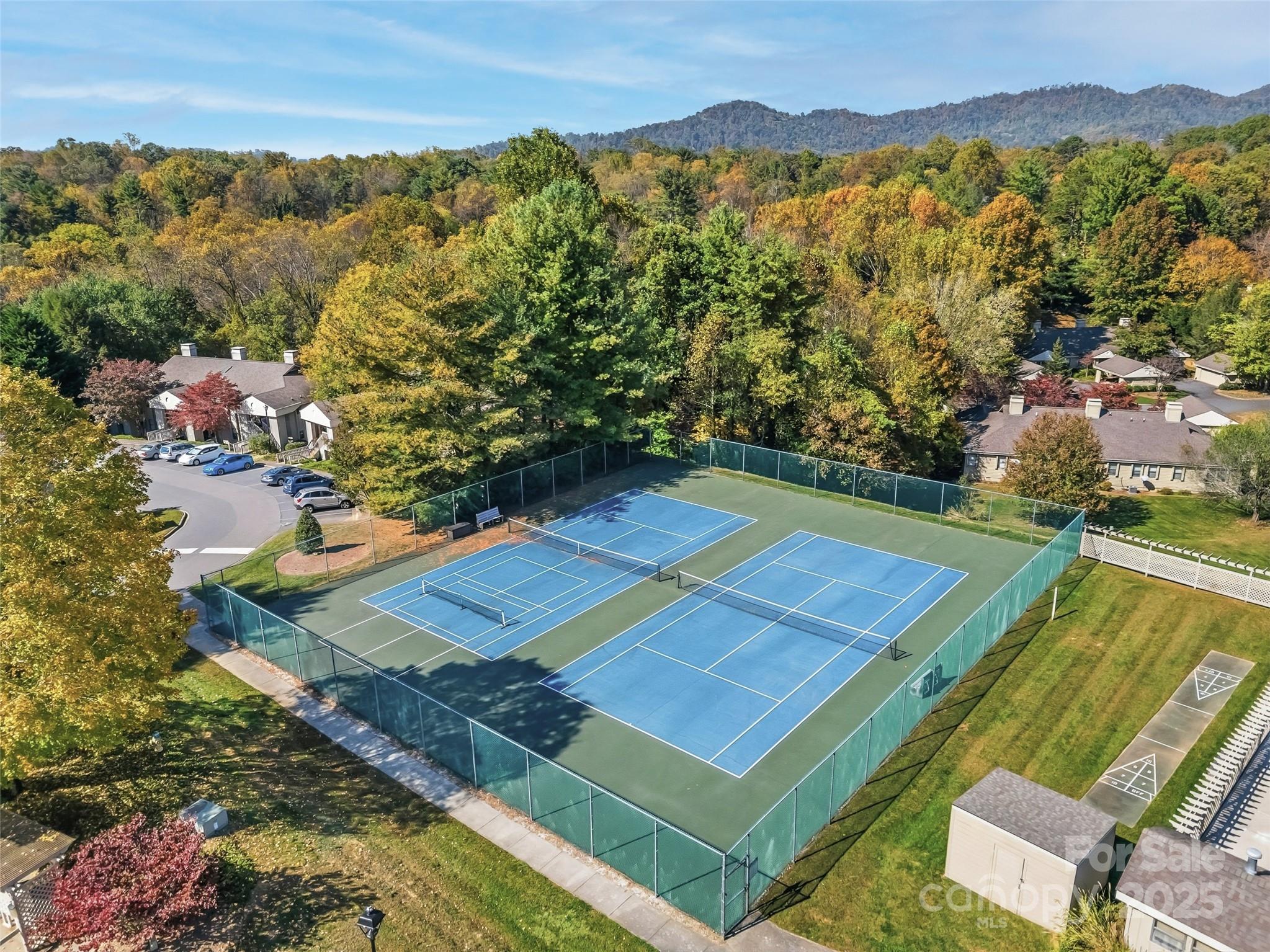 1203 Abbey Circle Asheville NC 28805
