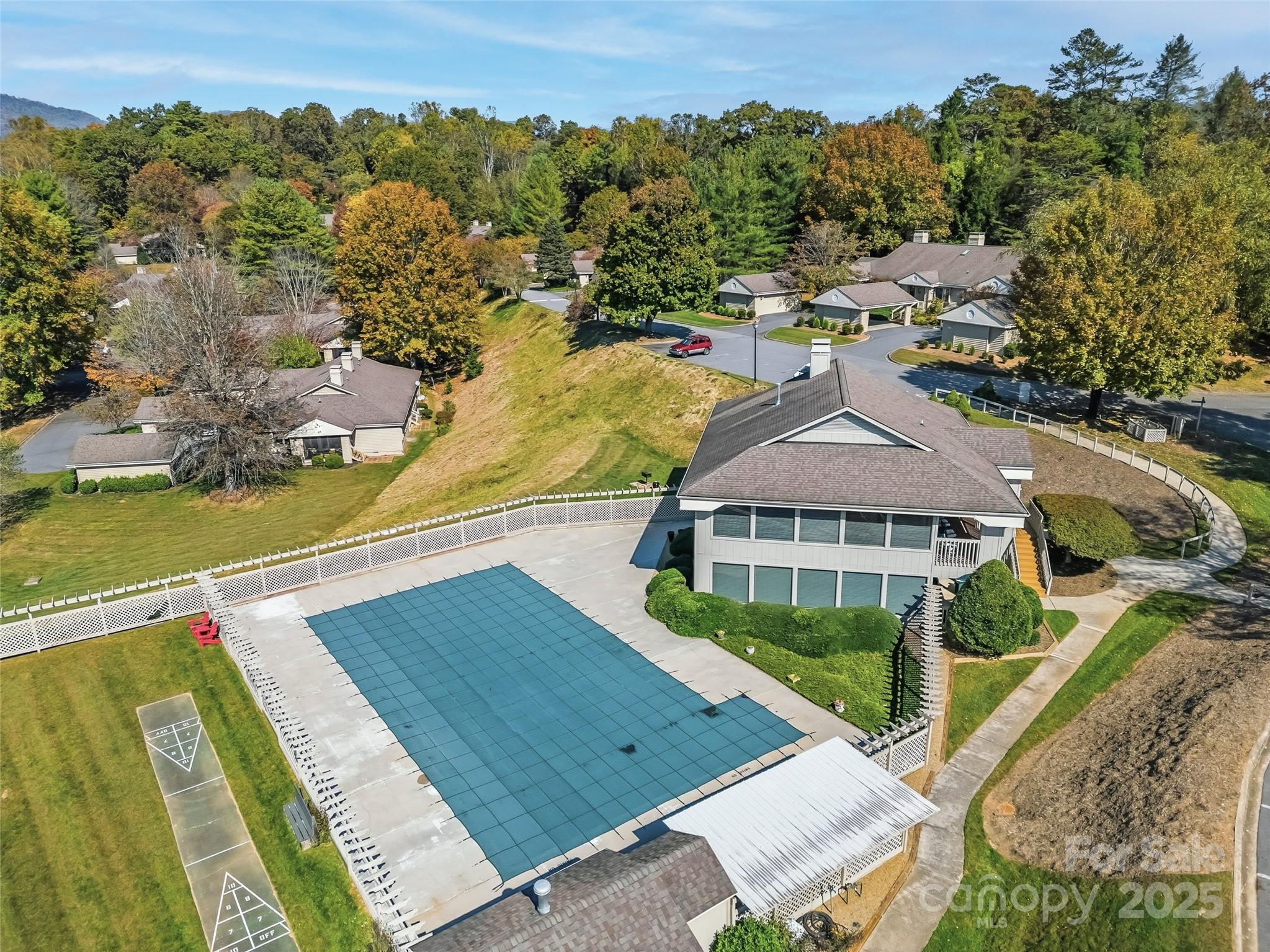 1203 Abbey Circle Asheville NC 28805
