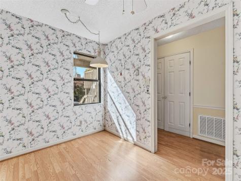 1203 Abbey Circle Asheville NC 28805