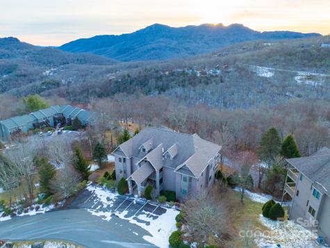 120 Pleasant View Boulevard Sugar Mountain NC 28604