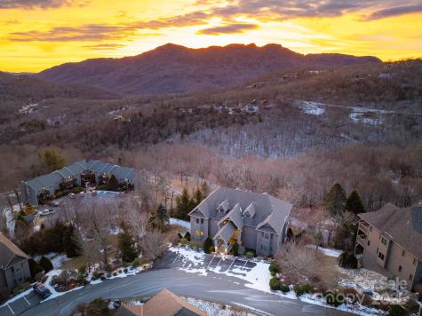 120 Pleasant View Boulevard Sugar Mountain NC 28604