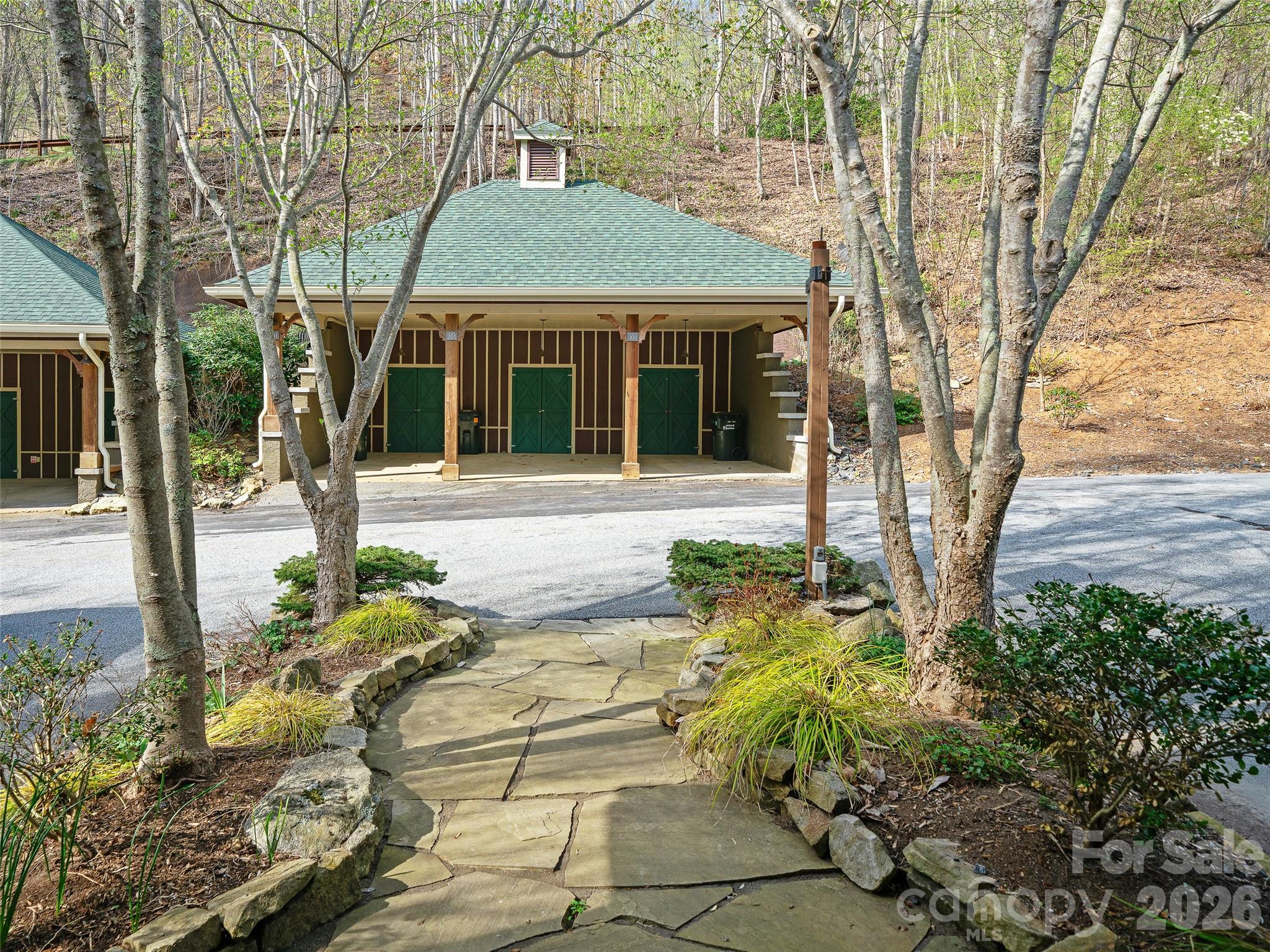 81 Creekside Way Burnsville NC 28714