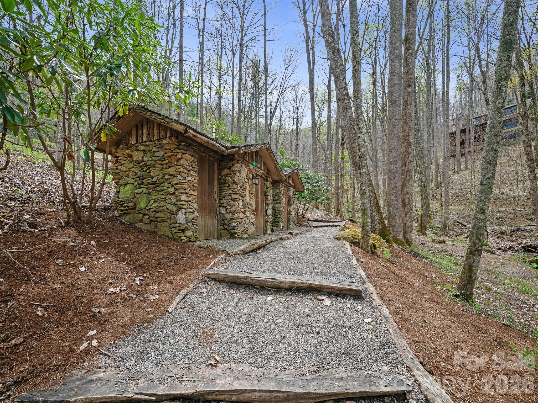 81 Creekside Way Burnsville NC 28714