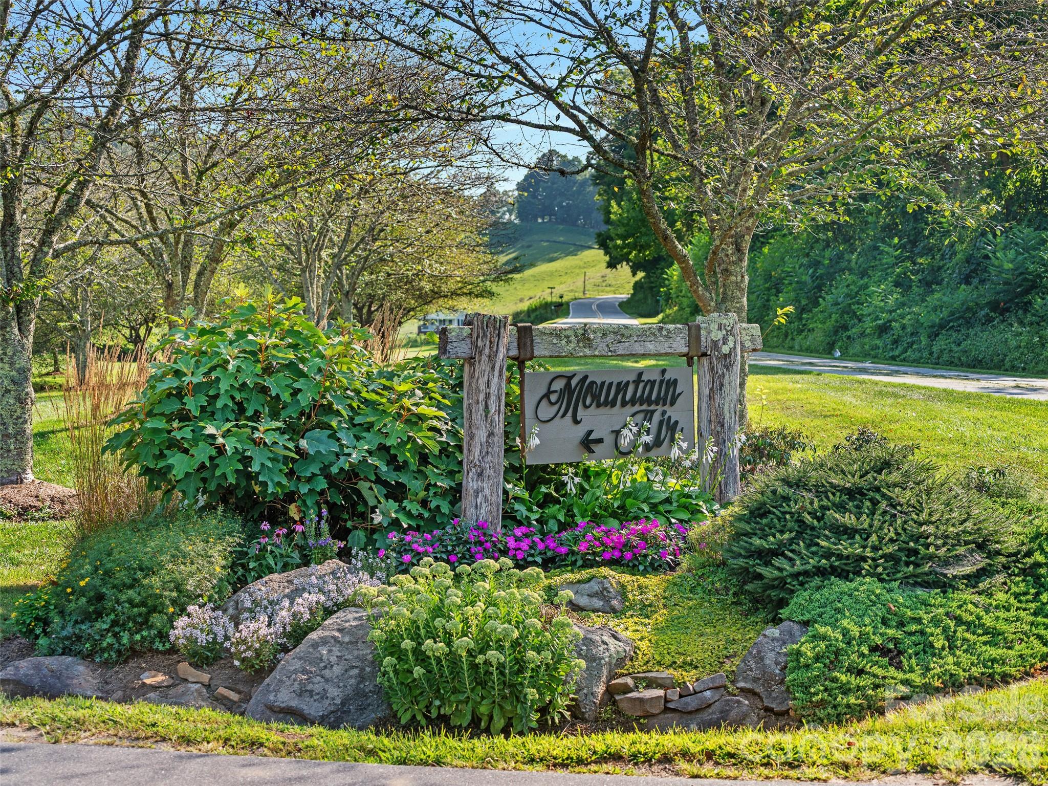 81 Creekside Way Burnsville NC 28714