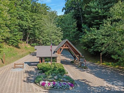 81 Creekside Way Burnsville NC 28714