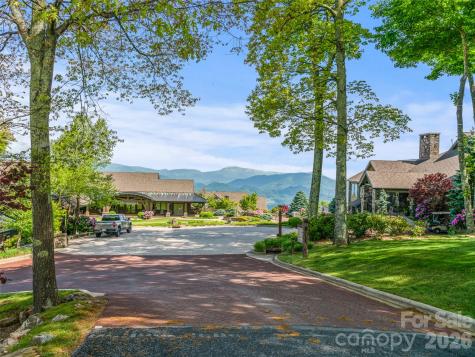 81 Creekside Way Burnsville NC 28714