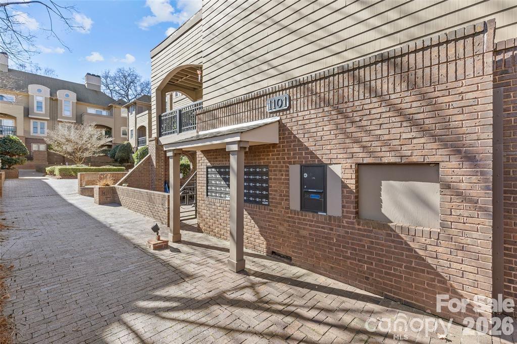 1109 E Morehead Street Charlotte NC 28204
