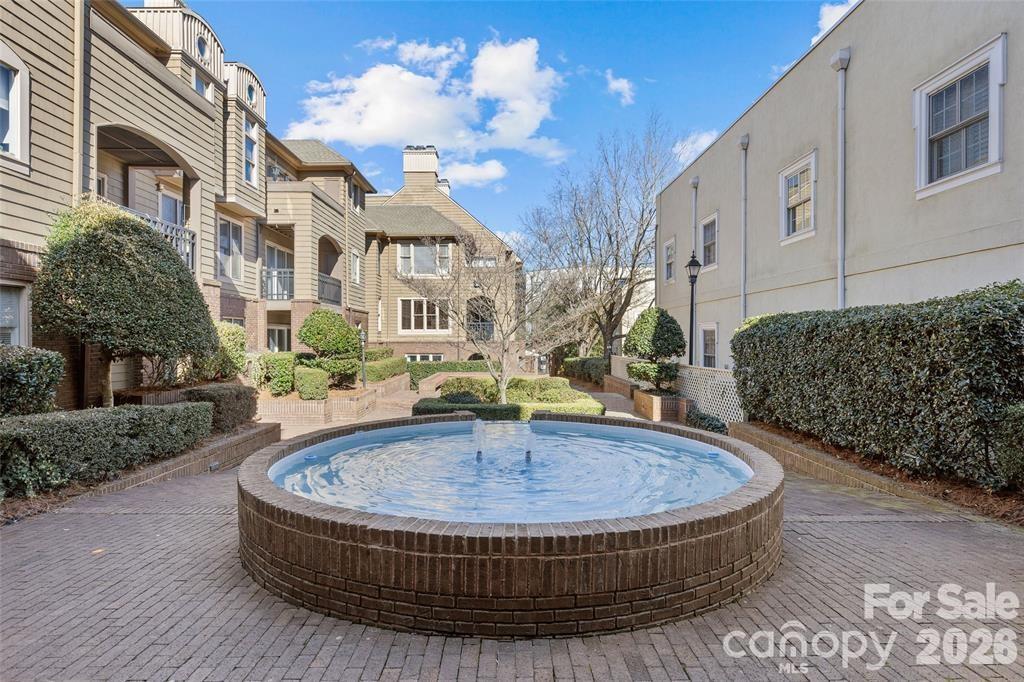 1109 E Morehead Street Charlotte NC 28204