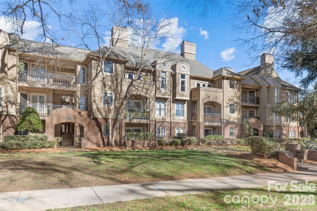 1109 E Morehead Street Charlotte NC 28204