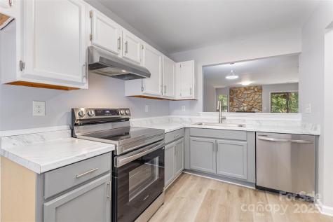 6319 Windsor Gate Lane Charlotte NC 28215