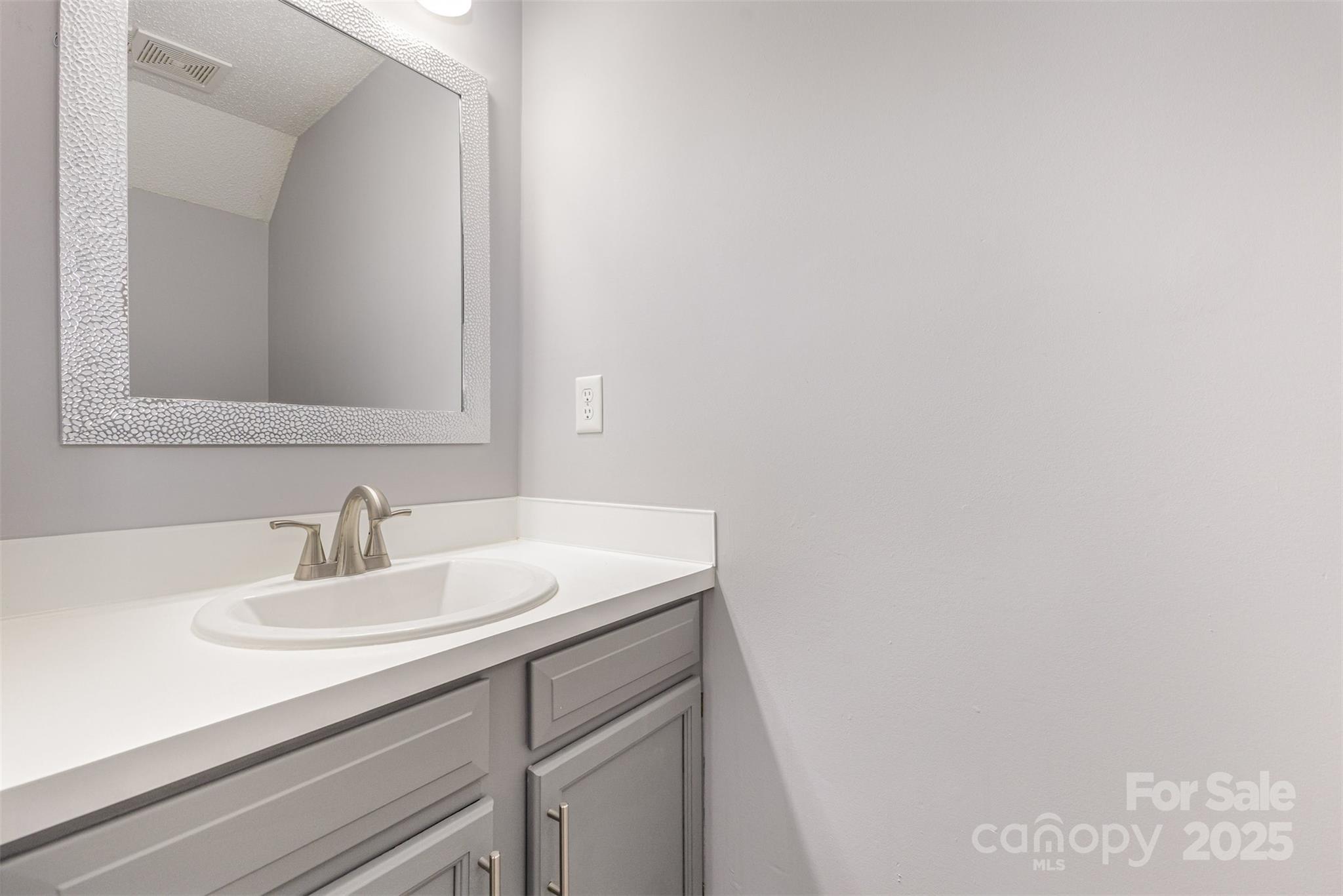 6319 Windsor Gate Lane Charlotte NC 28215
