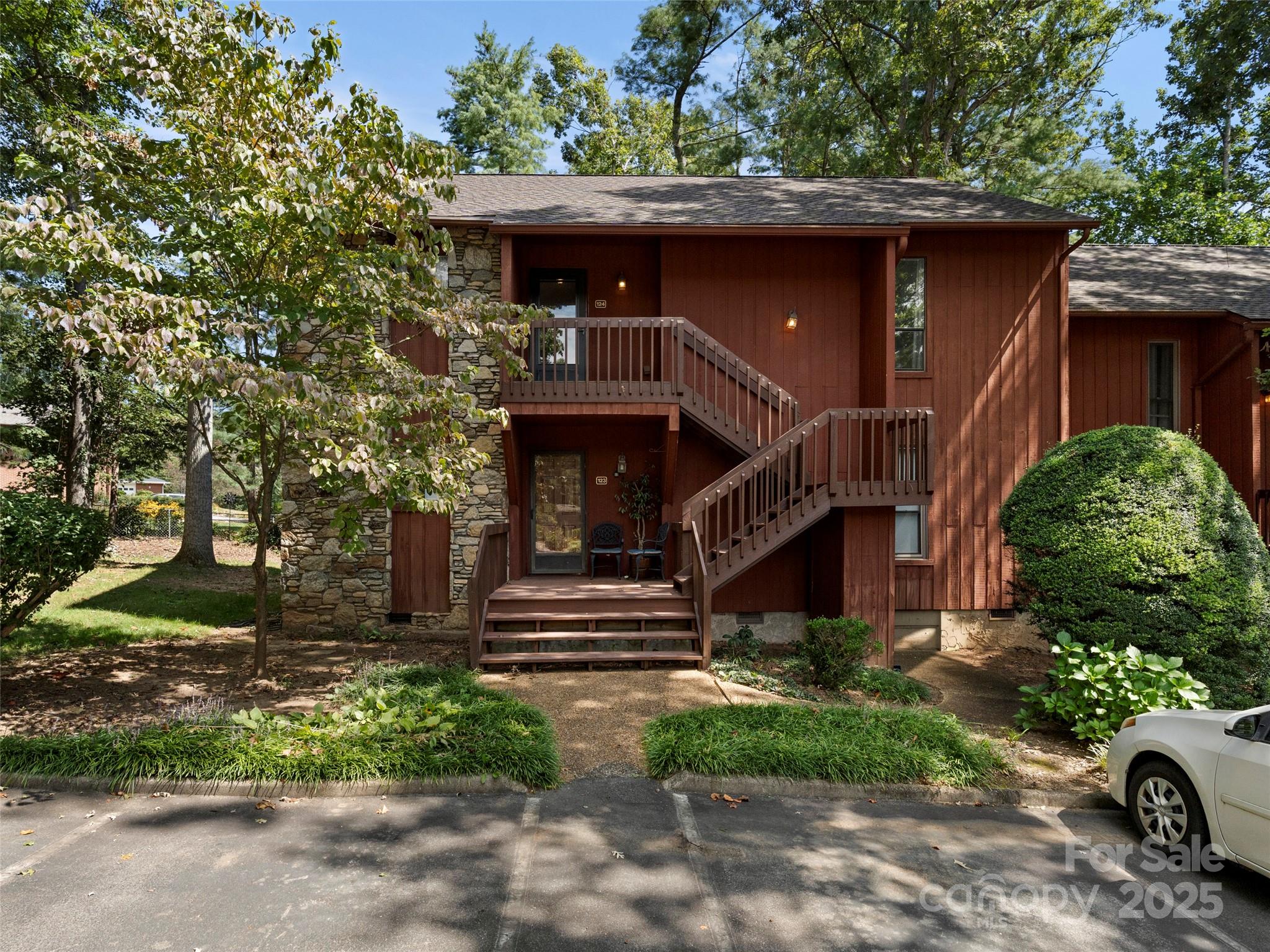 124 Cedar Forest Trail Asheville NC 28803
