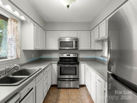 124 Cedar Forest Trail Asheville NC 28803