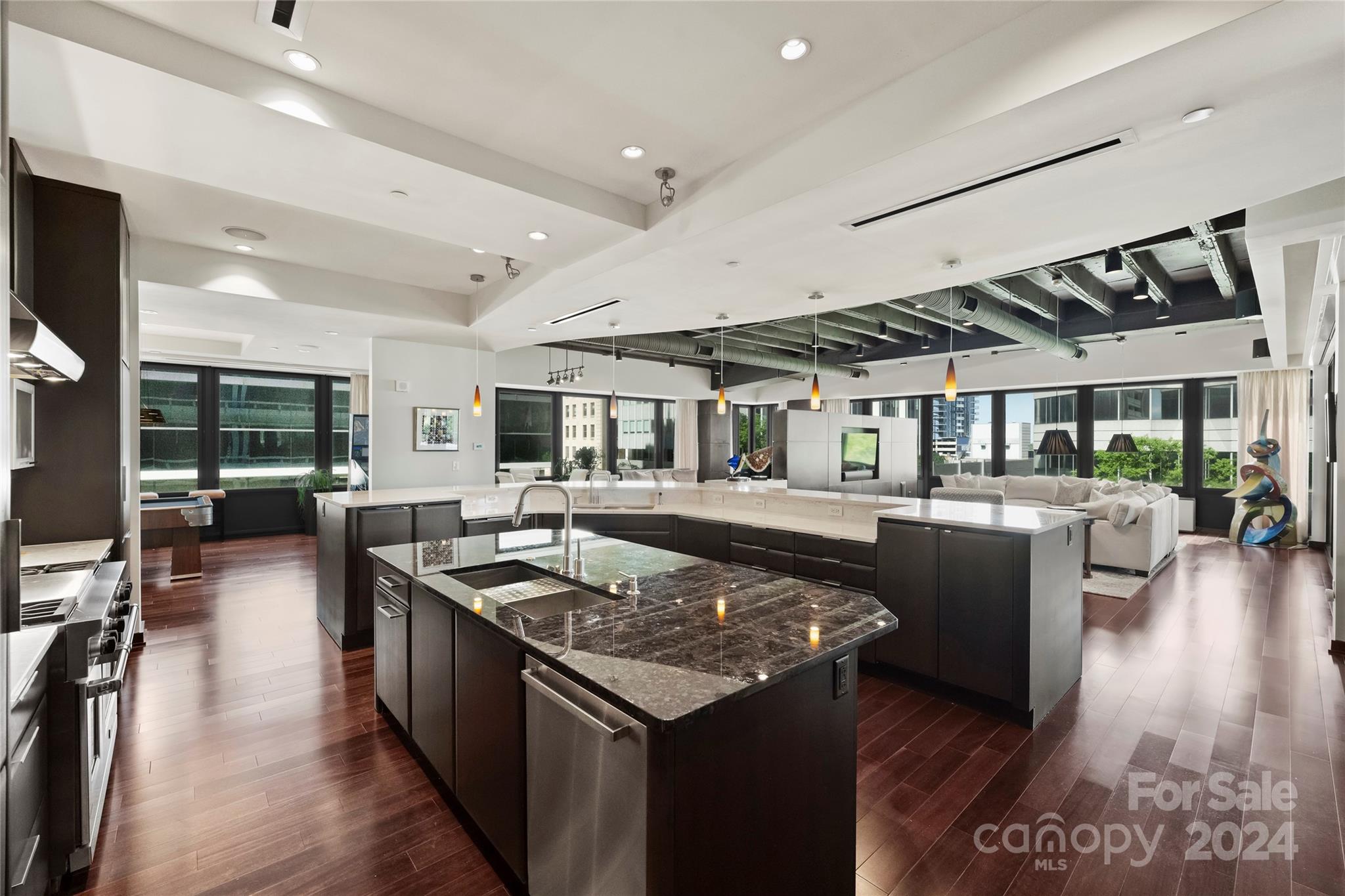 139 S Tryon Street Charlotte NC 28202